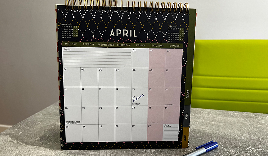 Desk calendar that can be used by students
