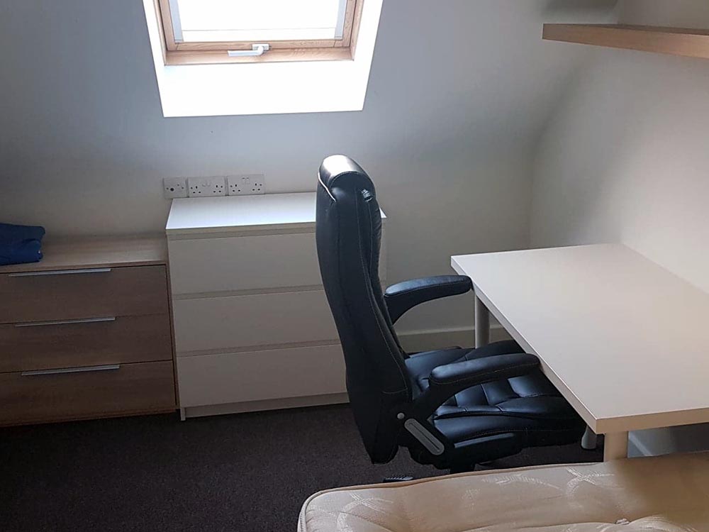 The Student Block Loughborough - Superior ensuite student room