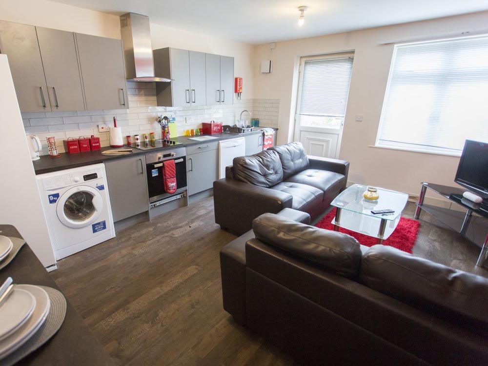 Radmoor House Loughborough shared student kitchens