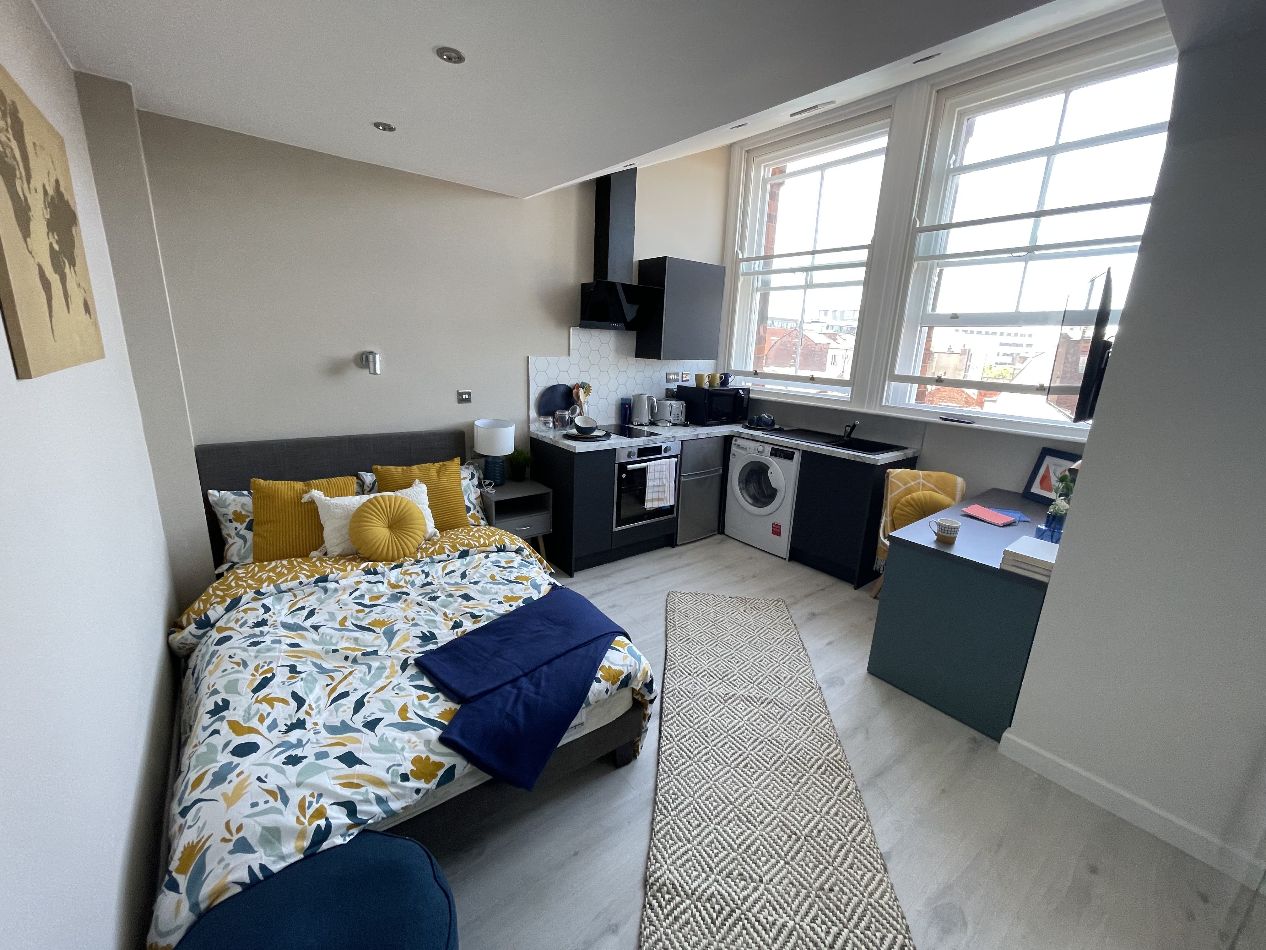 Nottingham Student Accommodation at Carlton House: Studios for Nottingham University