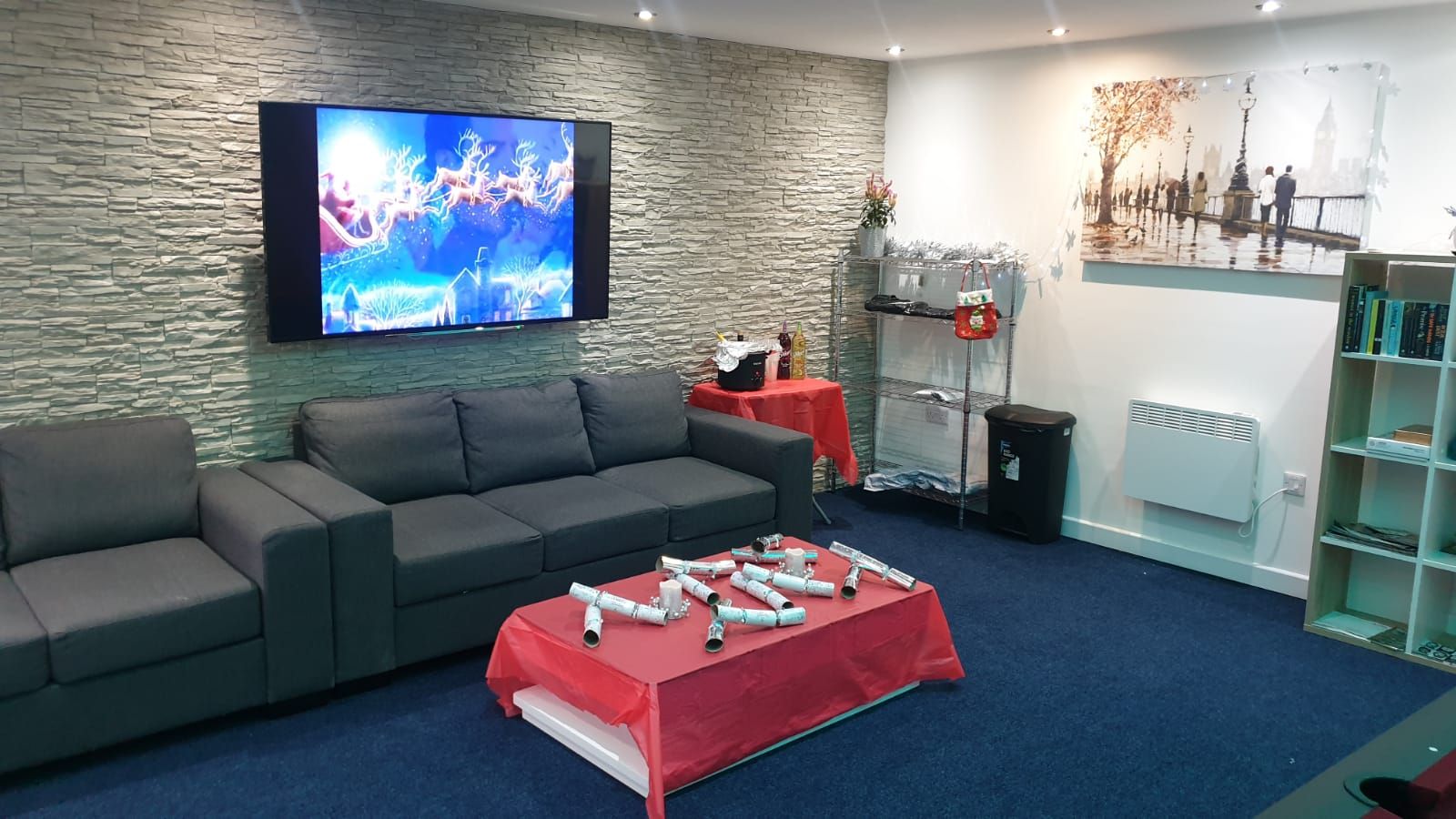 Leicester Student Beehive Xmas Party - Main Tv Room